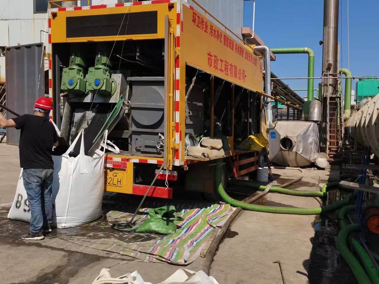 孟州淤泥压干处理